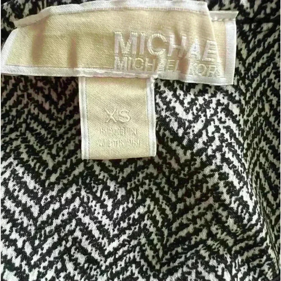 Michael Kors chevron print dress, size xs. - Picture 4 of 5